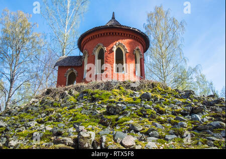 Idyllische kleine Häuschen mit schöner Sommertag in Finnland Stockfoto