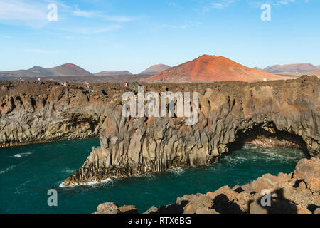 Los Hervideros Felsen Lookout in der Nähe von El Golfo, Lanzarote, Spanien. Stockfoto