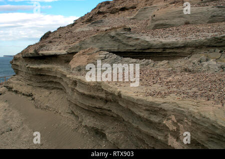 Boden sedimentären Schichten in Punta Delgada, die Halbinsel Valdes, Chubut, Patagonien Argentinien Stockfoto