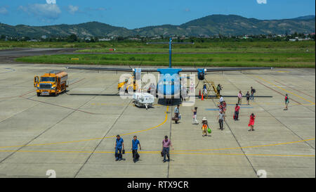 Dalat, Vietnam - 30.Oktober 2015. Eine ATR 72 Flugzeug der Vietnam Airlines Andocken an Lien Khuong Flughafen (DLI) in Dalat, Vietnam. Stockfoto