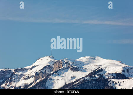 Schneebedeckten Gipfeln der Hoher Kasten massiv in den Alpstein aus dem Rheintal in der Nähe von Bregenz - Appenzell Alpen, Schweiz natur Blaue Reisen Tourismus outdoor Weiß c Stockfoto