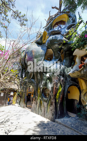 DA LAT, VIETNAM - 20. FEBRUAR 2018: Architektur eines Crazy House in Dalat, Vietnam Stockfoto