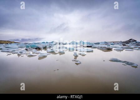 Fjallsarlon Gletschersee am südlichen Ende des Vatnajökull Gletscher im Südosten von Island Stockfoto