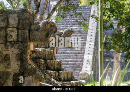 Piramide di Kukulkan, El Castillo von Venus Plattform, Chichén-Itz á, Yucatán, Messico Stockfoto