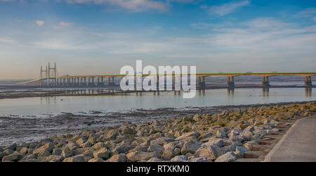 Die neue Severn Bridge von Severn Strand genommen, Gloucestershire, England, Vereinigtes Königreich Stockfoto