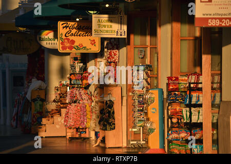 Souvenirshops am Aloha Tower Marketplace, Honolulu, Oahu, Hawaii, USA Stockfoto