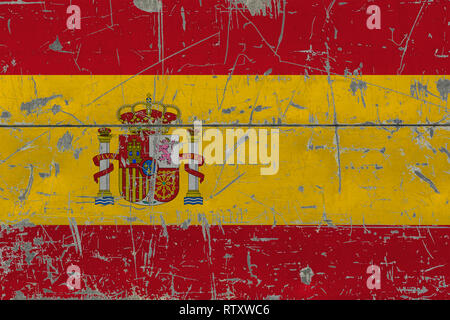 Grunge Spanien Flagge auf alte zerkratzte Holz- Oberfläche. Nationale vintage Hintergrund. Stockfoto