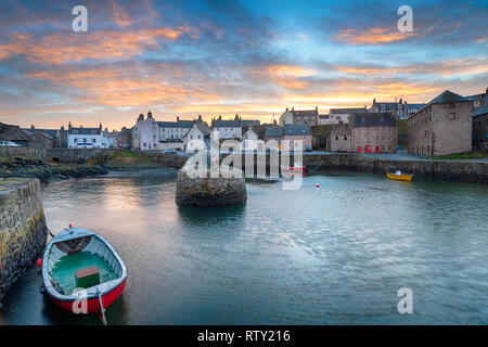 Sonnenuntergang über Portsoy ein Fischerdorf in Aberdeenshire an der Ostküste von Schottland Stockfoto