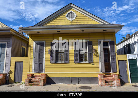 New Orleans ist Wissen (unter anderem) für seine Architektur mit mehreren Einflüssen in diesem Bild illustriert Stockfoto