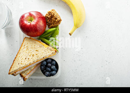 Gesundes und nahrhaftes Mittagessen, in der Schule oder bei der Arbeit, Frühstück oder Mittagessen zu gehen Stockfoto