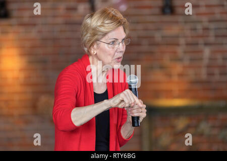 Dubuque, Iowa, USA. 1. März, 2019. Massachusetts Senator Elizabeth Warren hielt eine Organisation der Kundgebung auf dem Stein Cliff Weingut in Dubuque, Iowa, USA o Stockfoto
