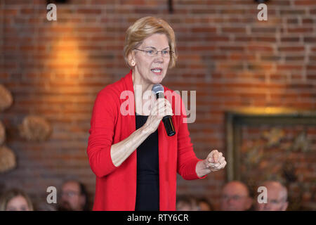 Dubuque, Iowa, USA. 1. März, 2019. Massachusetts Senator Elizabeth Warren hielt eine Organisation der Kundgebung auf dem Stein Cliff Weingut in Dubuque, Iowa, USA o Stockfoto