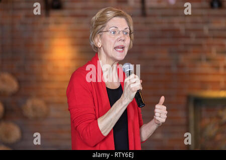 Dubuque, Iowa, USA. 1. März, 2019. Massachusetts Senator Elizabeth Warren hielt eine Organisation der Kundgebung auf dem Stein Cliff Weingut in Dubuque, Iowa, USA o Stockfoto