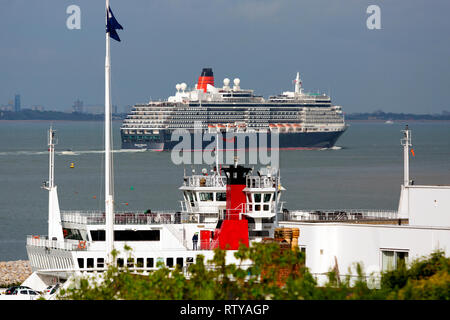 Umweltverschmutzung, Kreuzfahrtschiffe, den Solent, Cowes, Isle of Wight, England, Vereinigtes Königreich, Stockfoto