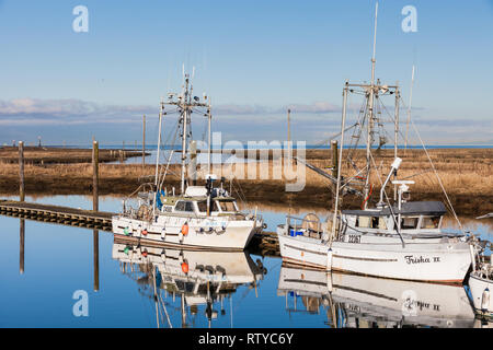 Kommerzielle Fischerboote angedockt in einem engen tidal Inlet genannt Scotch Teich in der Nähe von steveston British Columbia Stockfoto