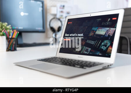 Wroclaw, Polen - Dec 14, 2018: Netflix ist ein globaler Anbieter von Streaming von Filmen und TV-Serien Stockfoto