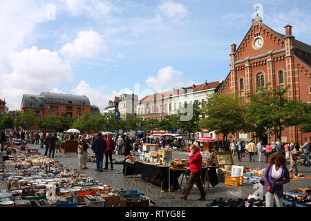 Brüssel - 2. SEPTEMBER: Täglich Flohmarkt auf der Place du Jeu de Balle am 2. September 2009 in Brüssel. Laut der Zeitung The Guardian, es ist die 5. Die meisten int Stockfoto