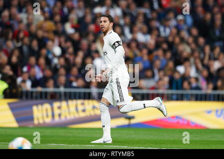 Madrid, Spanien. 27 Feb, 2019. Sergio Ramos (Real) Fußball: Spanisch "Copa del Rey" halbfinale 2 bein Spiel zwischen Real Madrid CF 0-3 FC Barcelona im Santiago Bernabeu in Madrid, Spanien. Credit: mutsu Kawamori/LBA/Alamy leben Nachrichten Stockfoto