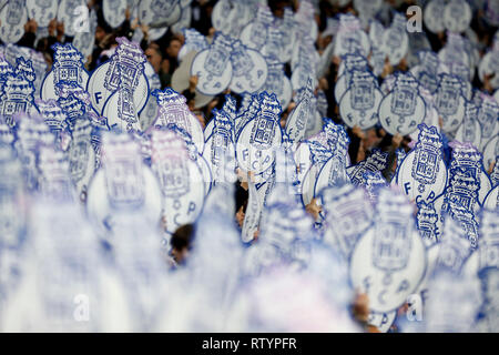 Porto, Portugal. 02 Mär, 2019. Porto Fans während des Spiels zwischen Porto und Benfica im Estádio do Dragão gehalten in Porto, Portugal. Das gleiche gilt für die 24. Portugiesische Meisterschaft. Credit: Marco Galvão/FotoArena/Alamy leben Nachrichten Stockfoto