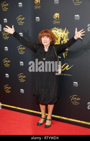 Hamburg, Deutschland. 03 Mär, 2019. Hannelore Hoger, Schauspielerin, kommt auf die Deutsche Premiere des Musicals "Tina Turner Tina-Das Musical" im Operettenhaus. Quelle: Georg Wendt/dpa/Alamy leben Nachrichten Stockfoto