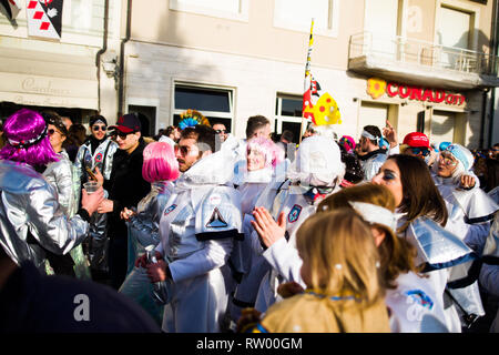 VIAREGGIO, ITALIEN - März 03,2019: Maske und Schwimmer teil nimmt im vierten Parade der 2019 Ausgabe des Karnevals von Viareggio der Karneval von Viareggio gilt als einer der wichtigsten Karnevale in Italien. Credit: JBphotoeditorial/Alamy leben Nachrichten Stockfoto