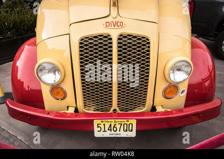 Vintage Divco Elmhurst Milchwagen in Brooklyn, New York City geparkt Stockfoto