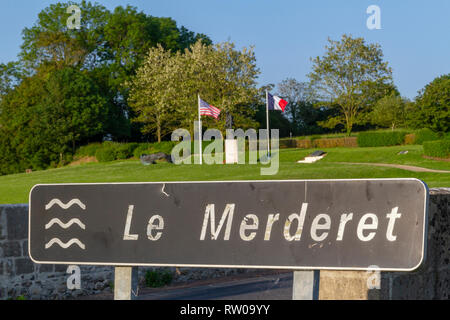 Der "Iron Mike" Denkmal für die 82Nd Airborne und ihre D-Day 1944 Capture & Verteidigung der La Fière Brücke, Normandie, Frankreich. Stockfoto