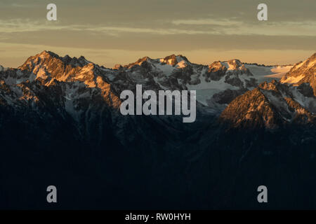 Morgen Leuchtet über Hurricane Ridge in Washington Wildnis Stockfoto