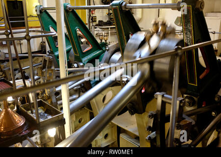 Ingenieur, im Maschinenraum, auf, Raddampfer, der Waverley, Reise, rund, der, Isle of Wight, England, Vereinigtes Königreich, Stockfoto