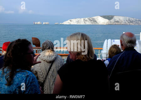 Die Nadeln, Aussicht, Südküste, Yarmouth, Raddampfer, PS, Waverley, auf Exkursion, Reise, rund, der, Isle of Wight, Stockfoto