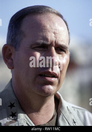 17. Oktober 1993 Major General Thomas Montgomery (Kommandant der amerikanischen Truppen in Somalia) Im UNOSOM HQ Compound in Mogadischu. Stockfoto