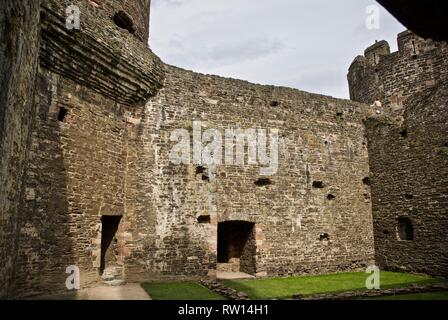 Innenansicht mit Zinnen, Conwy Castle, Conwy, North Wales, UK Stockfoto