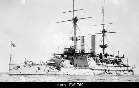 HMS Hood 1891 modifizierte Royal Sovereign Klasse gebaut - dreadnought Kriegsschiff der Royal Navy Bild mit digitalen Restaurierung und Retusche Techniken aktualisiert Stockfoto