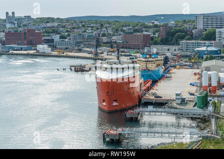 Atlantic Heron Offshore Supply Schiff angedockt in St. John's, Neufundland, Kanada, Sommer 2018 Stockfoto