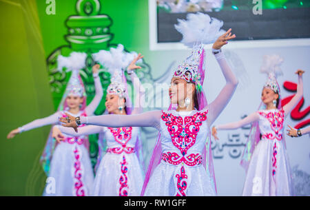 Tänzer des vorbildlichen choreografischen Ensemble Sholpan treten auf dem Maskdance-Festival in Andong Südkorea auf Stockfoto