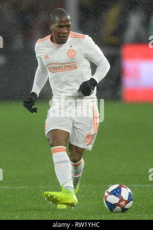 Washington, DC, USA. 3 Mär, 2019. 20190303 - Atlanta United FC Mittelfeldspieler DARLINGTON NAGBE (6) übergibt gegen DC United in einem unveränderlichen Regen in der zweiten Hälfte bei Audi Feld in Washington. Credit: Chuck Myers/ZUMA Draht/Alamy leben Nachrichten Stockfoto