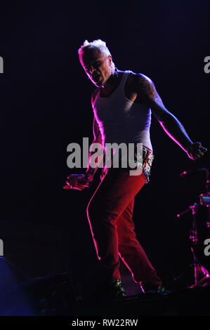 Frontmann der britischen Elektronische rave band Keith Flint gestorben vom 4. März 2019, Great Dunmow, Essex, UK 49. Dies ist ein Bild aus einer Schlagzeile Leistung bei Glastonbury 2009 von The Prodigy. Kredit David J Colbran/Alamy leben Nachrichten Stockfoto