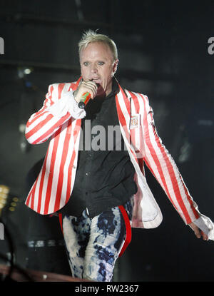 Nürnberg, Deutschland. 07. Juni 2008. Der Sänger der Britischen crossover Band 'The Prodigy', Keith Flint, ist am Samstag (07.06.2008) in Nürnberg (withtelfranken auf das Musikfestival "Rock im Park" auf der Bühne). Das dreitägige Open-Air-Festival mit rund 60.000 Besuchern werden insgesamt rund 90 Bands. Credit: Daniel Karmann dpa/lby (c) dpa-Bericht | Verwendung weltweit/dpa/Alamy leben Nachrichten Stockfoto