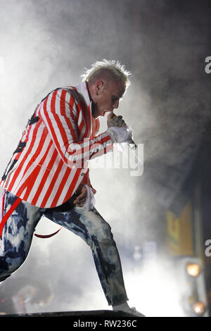 Nürnberg, Deutschland. 07. Juni 2008. Der Sänger der Britischen crossover Band 'The Prodigy', Keith Flint, ist am Samstag (07.06.2008) in Nürnberg (withtelfranken auf das Musikfestival "Rock im Park" auf der Bühne). Das dreitägige Open-Air-Festival mit rund 60.000 Besuchern werden insgesamt rund 90 Bands. Credit: Daniel Karmann dpa/lby (c) dpa-Bericht | Verwendung weltweit/dpa/Alamy leben Nachrichten Stockfoto