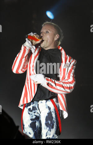 Nürnberg, Deutschland. 07. Juni 2008. Der Sänger der Britischen crossover Band 'The Prodigy', Keith Flint, ist am Samstag (07.06.2008) in Nürnberg (withtelfranken auf das Musikfestival "Rock im Park" auf der Bühne). Das dreitägige Open-Air-Festival mit rund 60.000 Besuchern werden insgesamt rund 90 Bands. Credit: Daniel Karmann dpa/lby (c) dpa-Bericht | Verwendung weltweit/dpa/Alamy leben Nachrichten Stockfoto