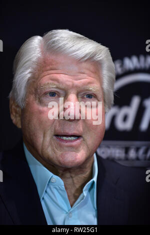 Hollywood, FL, USA. 02 Mär, 2019. Jimmy Johnson, American Football Broadcaster und ehemaliger Spieler und Trainer spricht während einer Pressekonferenz im Vorfeld der anstehenden 2019 Jimmy Johnson's "auf der Suche nach dem Ring "Meisterschaft Angeln Woche mit der weltweit reichsten Geldbeutel von $ 1,75 Mio. im Seminole Hard Rock Hotel & Casino Hollywood am März 02, 2019 in Hollywood, Florida garantiert. Quelle: MPI 10/Media Punch/Alamy leben Nachrichten Stockfoto