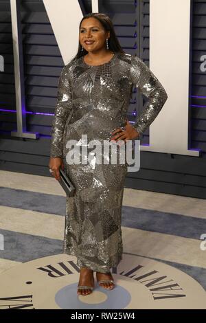 Beverly Hills, CA. 24 Feb, 2019. Mindy Kaling in der Ankunftshalle für 2019 Vanity Fair Oscar Party, Wallis Annenberg Center für Darstellende Künste, Beverly Hills, CA, 24. Februar 2019. Credit: Priscilla Grant/Everett Collection/Alamy leben Nachrichten Stockfoto