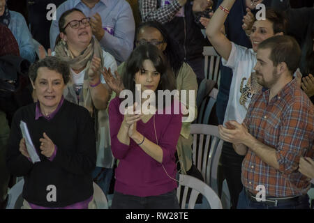 Madrid, Spanien. 4. Mär 2019. Isabel Serra, die jungen Abgeordneten von 29 Jahren von der politischen Partei Podemos, in der Montage von Madrid, hat beschlossen, den Vorschlag des pseudogestora der Bildung zu akzeptieren und sich auf die Vorwahlen zu erscheinen, um zu versuchen, die Kontrolle über die Präsidentschaft in der Gemeinschaft von Madrid. Ihre Schwester, auch Mitglied des Parlaments Clara Serra, wird Nummer 2 von Iñigo Errejón MAS Madrid Plattform werden. Können wir beginnen, das Ende der Krise eröffnet durch den Weggang von Iñigo Errejón und seine Aufteilung der Podemos. Photo credit Alberto Sibaja zu Stockfoto