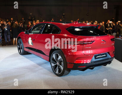 Genf, Schweiz. 4 Mär, 2019. Ein Jaguar I-Tempo an der Palexpo in Genf, Schweiz, gesehen wird, am 4. März 2019. Jaguar's erste elektrische SUV-I-PACE das Auto des Jahres am Montag ein Kopf-an-Kopf-Rennen gegen Alpine A110 am Vorabend des 89. internationalen Automobilsalon in Genf (Gims). Credit: Xu Jinquan/Xinhua/Alamy leben Nachrichten Stockfoto