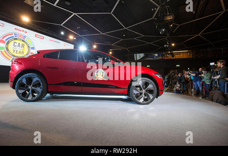 Genf, Schweiz. 4 Mär, 2019. Ein Jaguar I-Tempo an der Palexpo in Genf, Schweiz, gesehen wird, am 4. März 2019. Jaguar's erste elektrische SUV-I-PACE das Auto des Jahres am Montag ein Kopf-an-Kopf-Rennen gegen Alpine A110 am Vorabend des 89. internationalen Automobilsalon in Genf (Gims). Credit: Xu Jinquan/Xinhua/Alamy leben Nachrichten Stockfoto