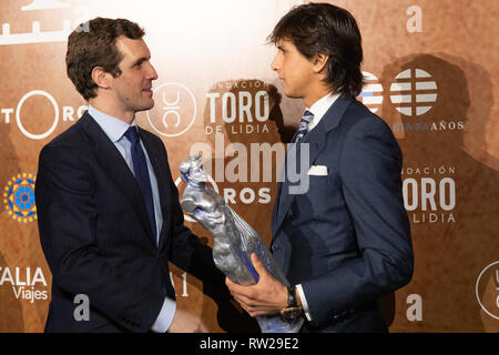 Madrid, Spanien. 04 Mär, 2019. Der Präsident der Partido Popular Pablo Casado und Andres Roca Rey bei Credit: Jesús Hellin/Alamy leben Nachrichten Stockfoto