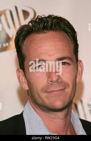 Schauspieler Luke Perry (11. Oktober 1966 - vom 4. März 2019) am besten bekannt für seine Rollen in TV-Shows "Beverly Hills 90210" und "Riverdale', am Montag im Alter von 52 Jahren gestorben, nachdem sie letzte Woche einen Schlaganfall. Bild: Jan 22, 2005 - Los Angeles, Kalifornien, USA - Schauspieler Luke Perry an der WB Network 2005 All Star Party. Credit: Paul Fenton/ZUMAPRESS.com/Alamy leben Nachrichten Stockfoto