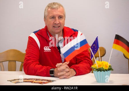 Heidelberg, Deutschland. 02 Mär, 2019. Dritte Match der Rugby Europa Meisterschaft 2019: Germany-Russia am 09.02.2019 in Heidelberg. Head Coach Lyn Jones (Russland) während der Pressekonferenz. Credit: Jürgen Kessler/dpa/Alamy leben Nachrichten Stockfoto