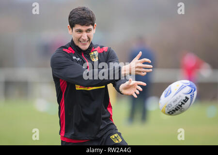 Heidelberg, Deutschland. 02 Mär, 2019. Dritte Match der Rugby Europa Meisterschaft 2019: Germany-Russia am 09.02.2019 in Heidelberg. Christopher Hilsenbeck (Deutschland, 10) an der Warm-up. Credit: Jürgen Kessler/dpa/Alamy leben Nachrichten Stockfoto