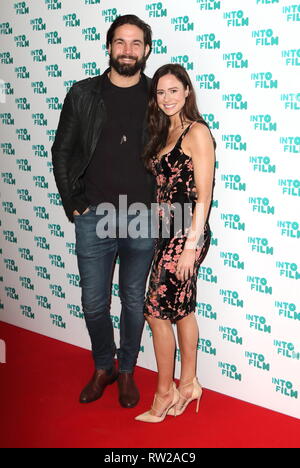 London, Großbritannien. 4 Mär, 2019. Jamie Jewitt und Camilla Thurlow während der in Film Awards 2019 im Odeon Luxe Kino zu sehen sind, Leicester Square in London. Credit: Keith Mayhew/SOPA Images/ZUMA Draht/Alamy leben Nachrichten Stockfoto